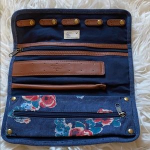 American Eagle travel jewelry case